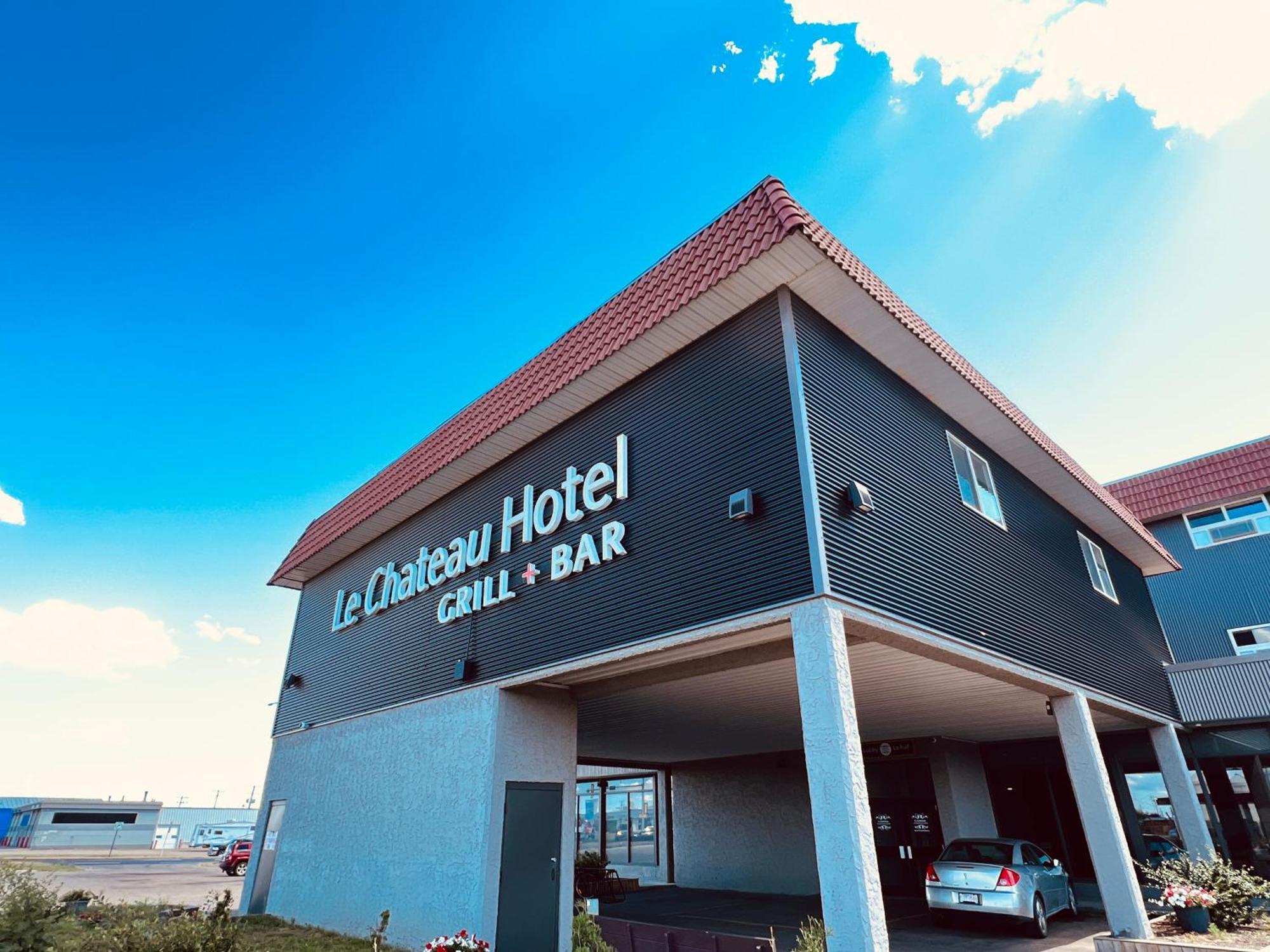 Camrose Le Chateau Hotel Exterior foto
