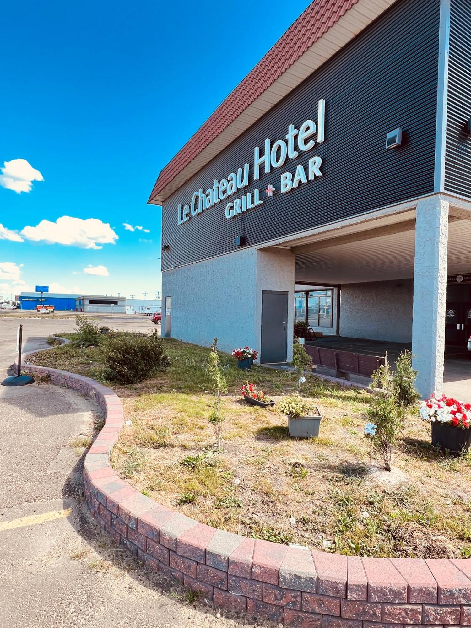 Camrose Le Chateau Hotel Exterior foto
